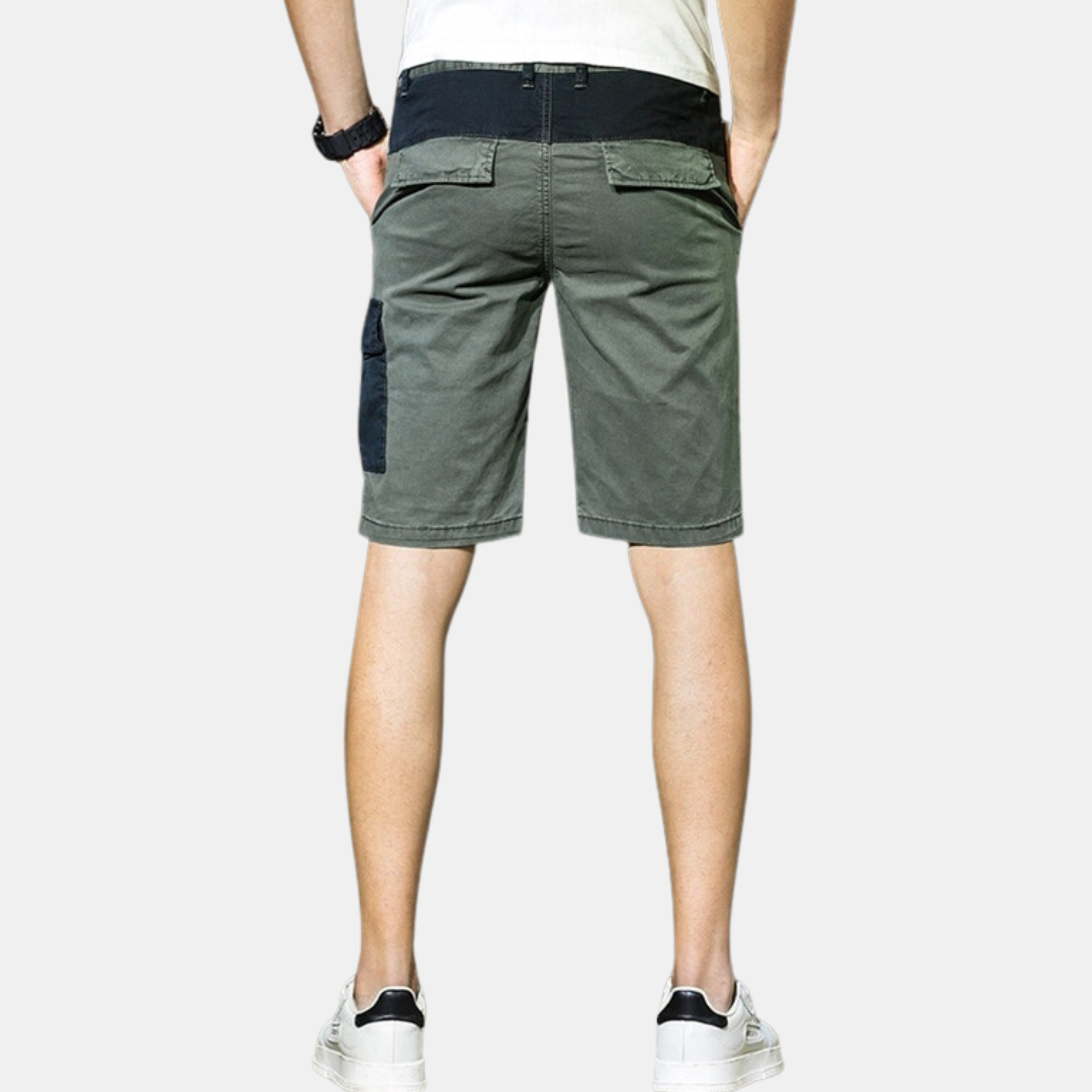 Männliche Cargo-Shorts